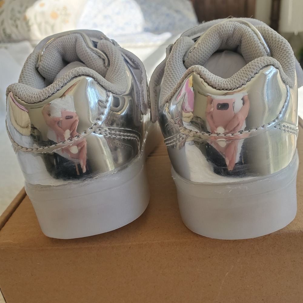 Kids Silver Metallic MULTI COLOR  continuous or pulsating LED Light Up Sneakers - Picture 5 of 16